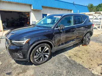 2025 Volvo XC40 YV4L12UEXS2608883