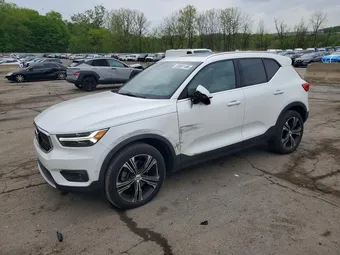 2019 Volvo XC40 YV4162UL8K2049597