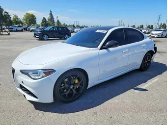 2021 Alfa Romeo ZARFAMBN8M7647093
