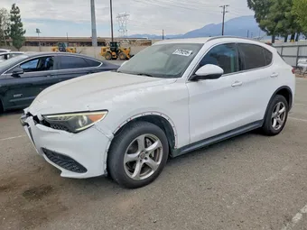 2018 Alfa Romeo ZASFAKAN8J7B76761