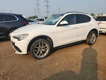 2018 Alfa Romeo ZASFAKPN9J7B78607
