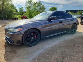 2017 Alfa Romeo ZARFAEEN0H7541714