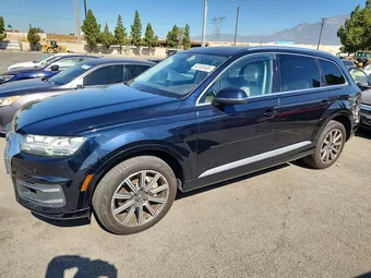 2017 Audi Q7 WA1LAAF77HD033158
