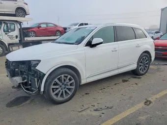 2017 Audi Q7 WA1VAAF72HD010685