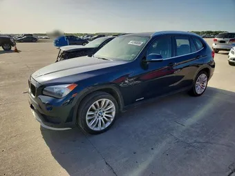 2015 BMW X1 WBAVM1C52FVZ93761