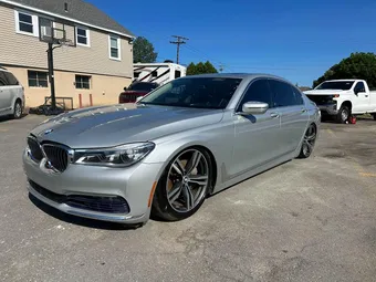 2016 BMW 7 Series WBA7F2C52GG418042