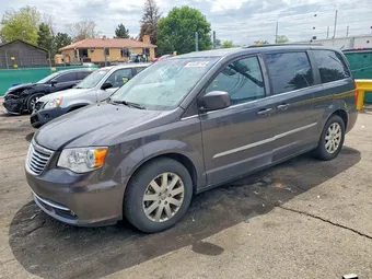 2015 Chrysler Town & Country 2C4RC1BG4FR717725