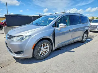 2020 Chrysler Pacifica 2C4RC1BG8LR131833