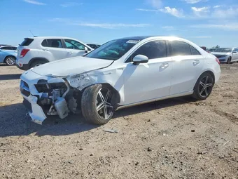 2020 Mercedes-Benz A-Class W1K3G4EBXLJ212404