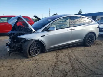2025 Tesla Model X 7SAXCDE59SF461397