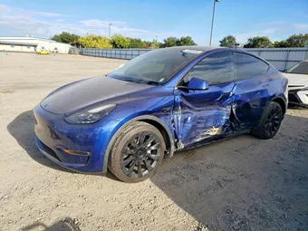 2023 Tesla Model Y 7SAYGDEE4PF637370