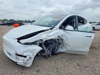 2025 Tesla Model Y 7SAYGDED3SA357260