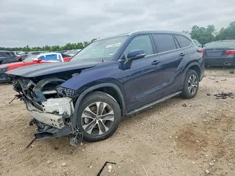 2021 Toyota Highlander 5TDGZRAH9MS062903
