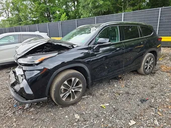 2021 Toyota Highlander 5TDGZRBH7MS123986