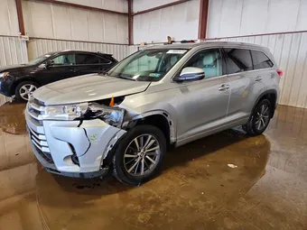 2017 Toyota Highlander 5TDJZRFHXHS441932