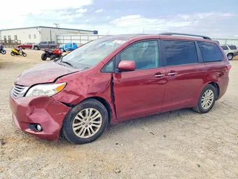 2016 Toyota Sienna 5TDYK3DC8GS763877