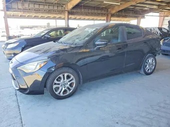 2018 Toyota Yaris 3MYDLBYV5JY323229