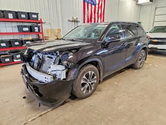 2021 Toyota Highlander 5TDGZRBH7MS084509
