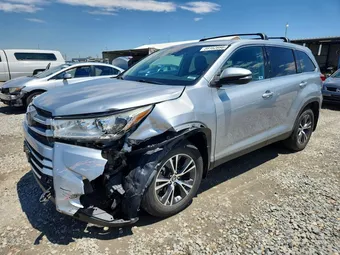 2019 Toyota Highlander 5TDBZRFH2KS918235