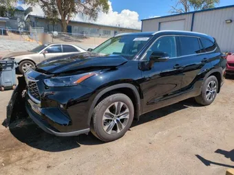 2022 Toyota Highlander 5TDHZRBH0NS593539
