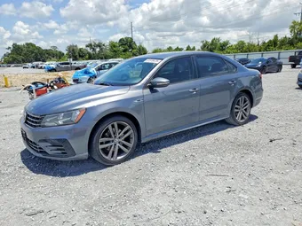 2018 Volkswagen Passat 1VWAA7A33JC001773