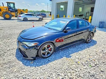 2018 Alfa Romeo ZARFAEBN9J7567626