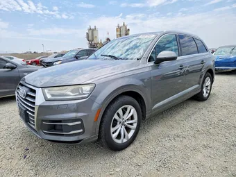 2017 Audi Q7 WA1AAAF74HD004014