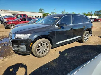 2019 Audi Q7 WA1LAAF79KD015543