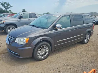 2015 Chrysler Town & Country 2C4RC1CG0FR561889