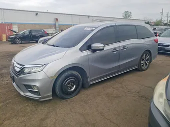 2018 Honda Odyssey 5FNRL6H94JB040668