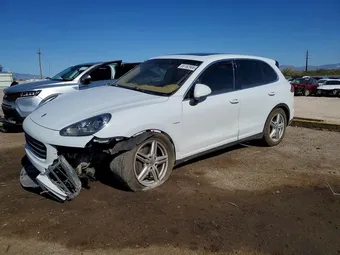 2016 Porsche Cayenne WP1AF2A21GLA40335