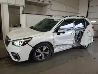 2019 Subaru Forester JF2SKAWC6KH589300