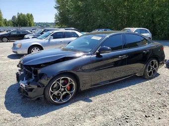 2022 Alfa Romeo ZARFAMBN3N7665809