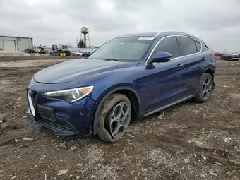 2018 Alfa Romeo ZASFAKAN4J7B59536