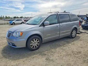 2015 Chrysler Town & Country 2C4RC1BG2FR617560