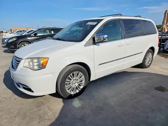 2015 Chrysler Town & Country 2C4RC1CG2FR534659