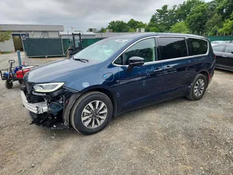2024 Chrysler Pacifica Hybrid 2C4RC1S74RR178124