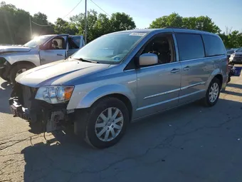 2016 Chrysler Town & Country 2C4RC1BG2GR212591