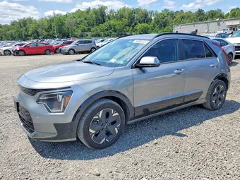 2023 Kia Niro KNDCR3L15P5045957
