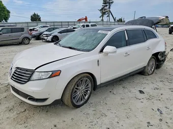 2017 Lincoln MKT 2LMHJ5AT0HBL00072
