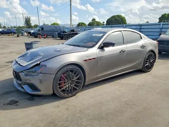 2022 Maserati Ghibli ZAM57ZST1NX399881