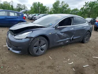 2018 Tesla Model 3 5YJ3E1EA1JF021562
