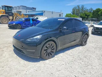 2024 Tesla Model Y 7SAYGDEF2RA278674
