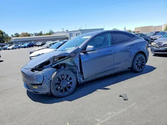 2022 Tesla Model Y 7SAYGDEE9NF328488