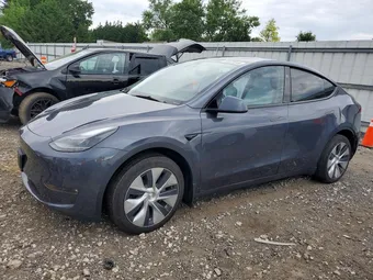2023 Tesla Model Y 7SAYGDEE4PF886350