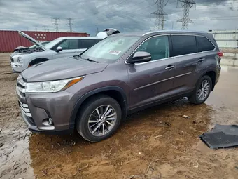 2019 Toyota Highlander 5TDJZRFH5KS576856