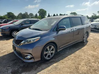 2017 Toyota Sienna 5TDXZ3DC8HS900695