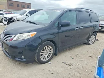 2015 Toyota Sienna 5TDYK3DC7FS667947