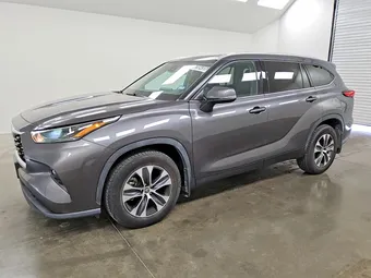 2022 Toyota Highlander 5TDHZRBH1NS186068