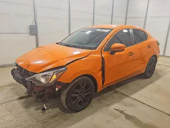 2018 Toyota Yaris 3MYDLBYV0JY323185